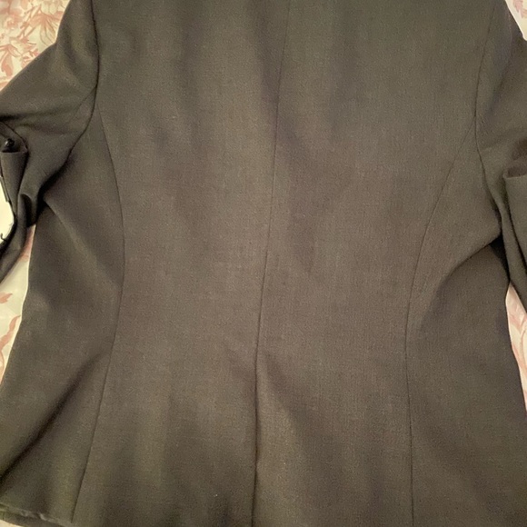Calvin Klein Ladies Fitted 2-Button Blazer. Size 14 - Picture 6 of 6